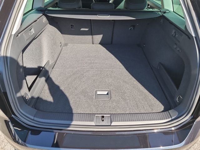 Fahrzeugabbildung Volkswagen Passat Variant 2,0 TSI DSG BUSINESS AHK EASY OPE