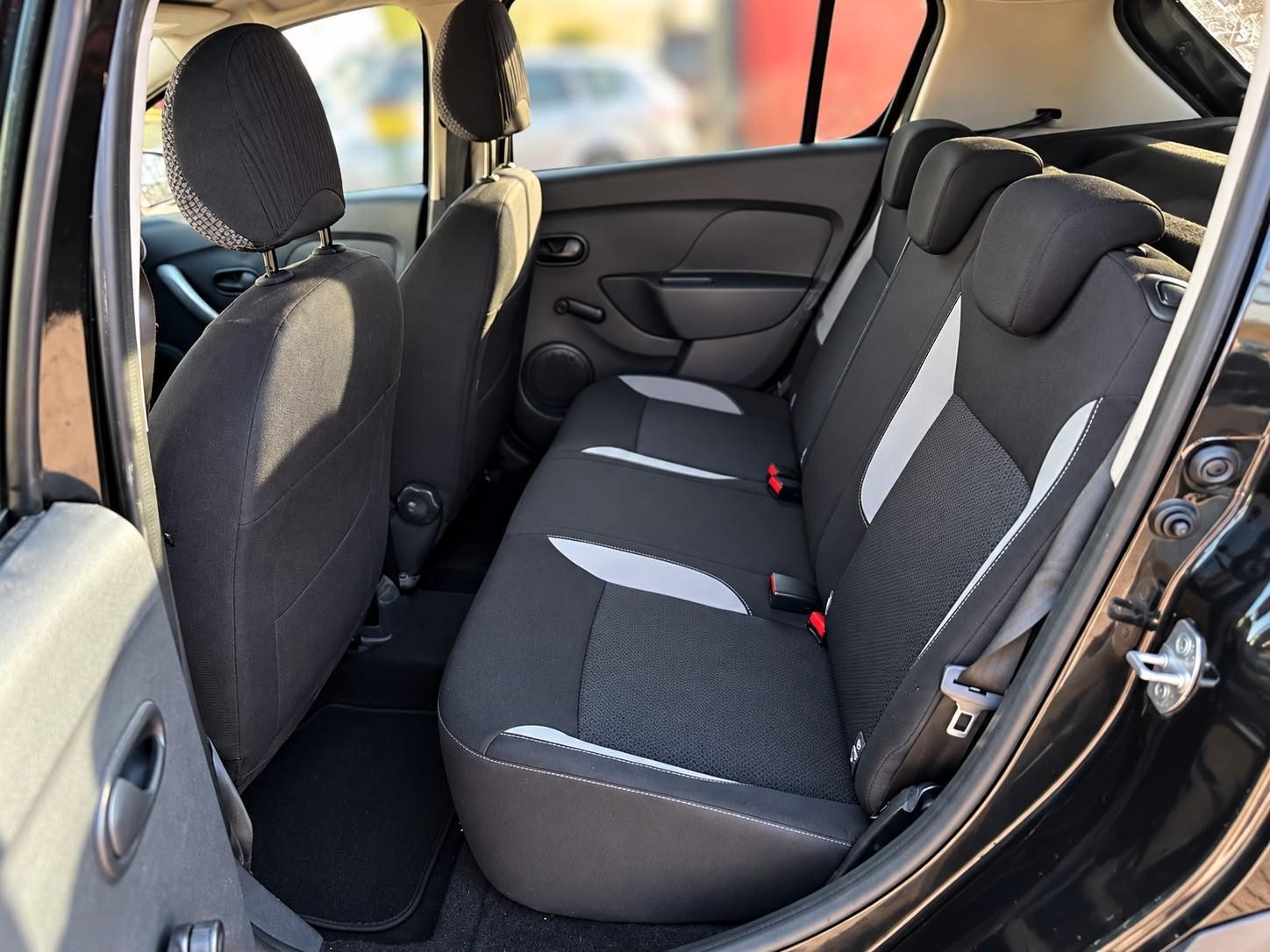 Dacia Sandero 2015 — photo 22