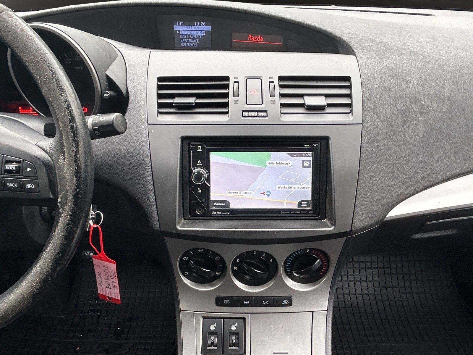 Fahrzeugabbildung Mazda 3 Lim. Center-Line/Service Neu/Navi/Sitzheizung/