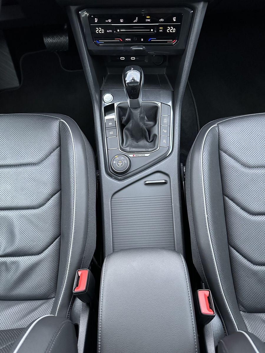 Fahrzeugabbildung Volkswagen Tiguan Allspace 4M DSG Elegance NAV+LED+PANO+ACC