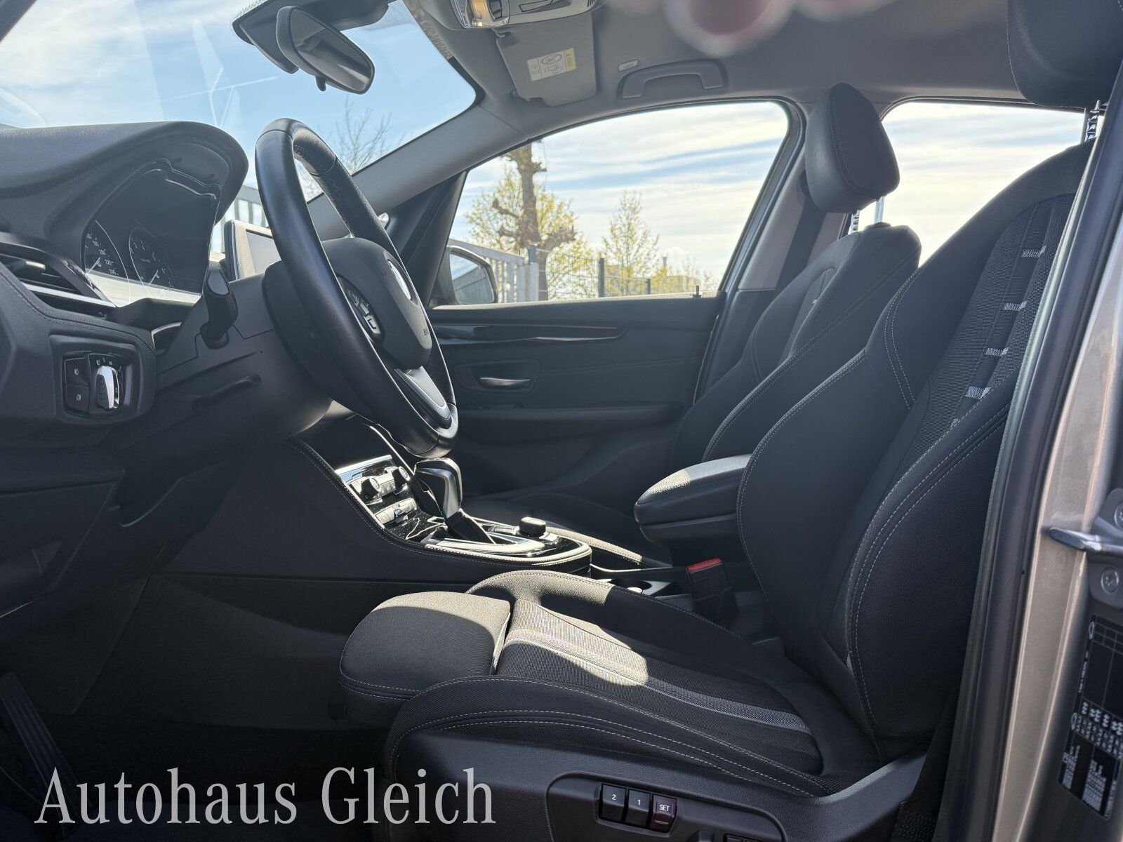 Fahrzeugabbildung BMW 2er Active Tourer - 220i Sport Line Autom./Klima