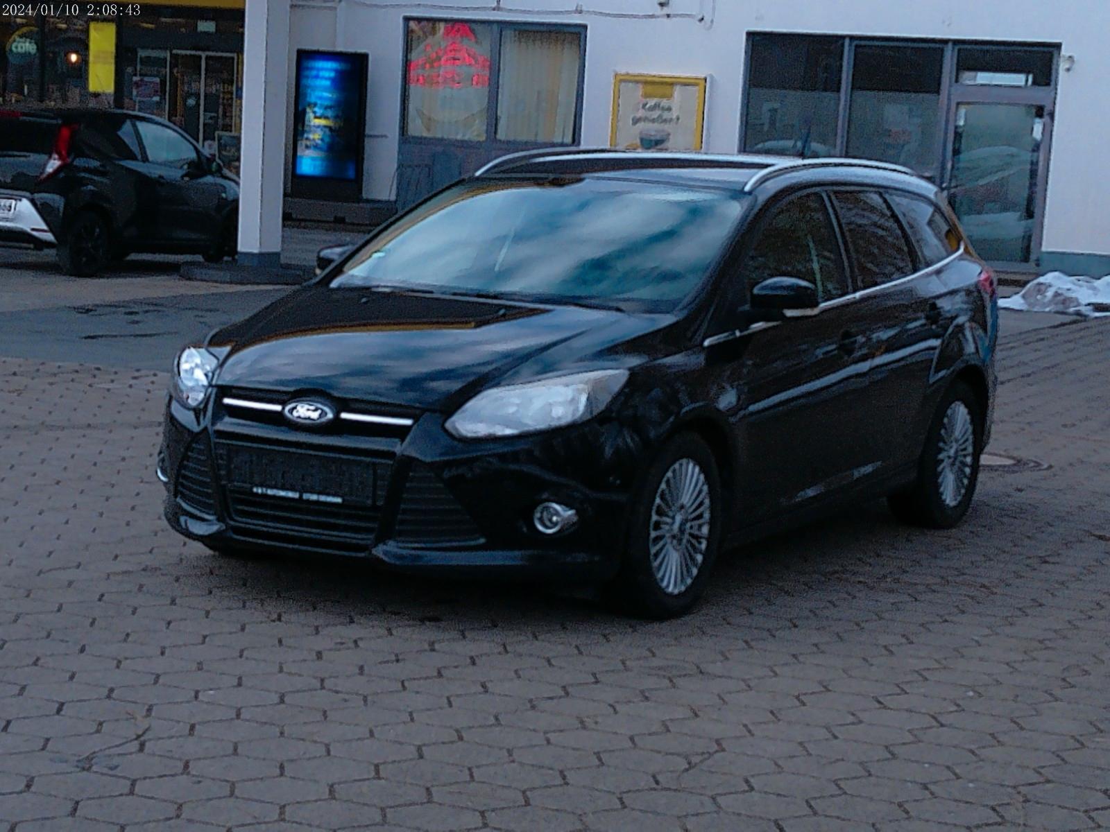 Ford Focus Turnier Champions Edition TÜV 07/2027