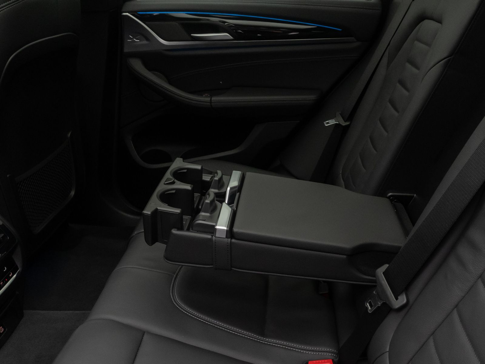 Fahrzeugabbildung BMW iX3 IMPRESSIVE ACC 360° Panorama HUD DAB 20Zoll