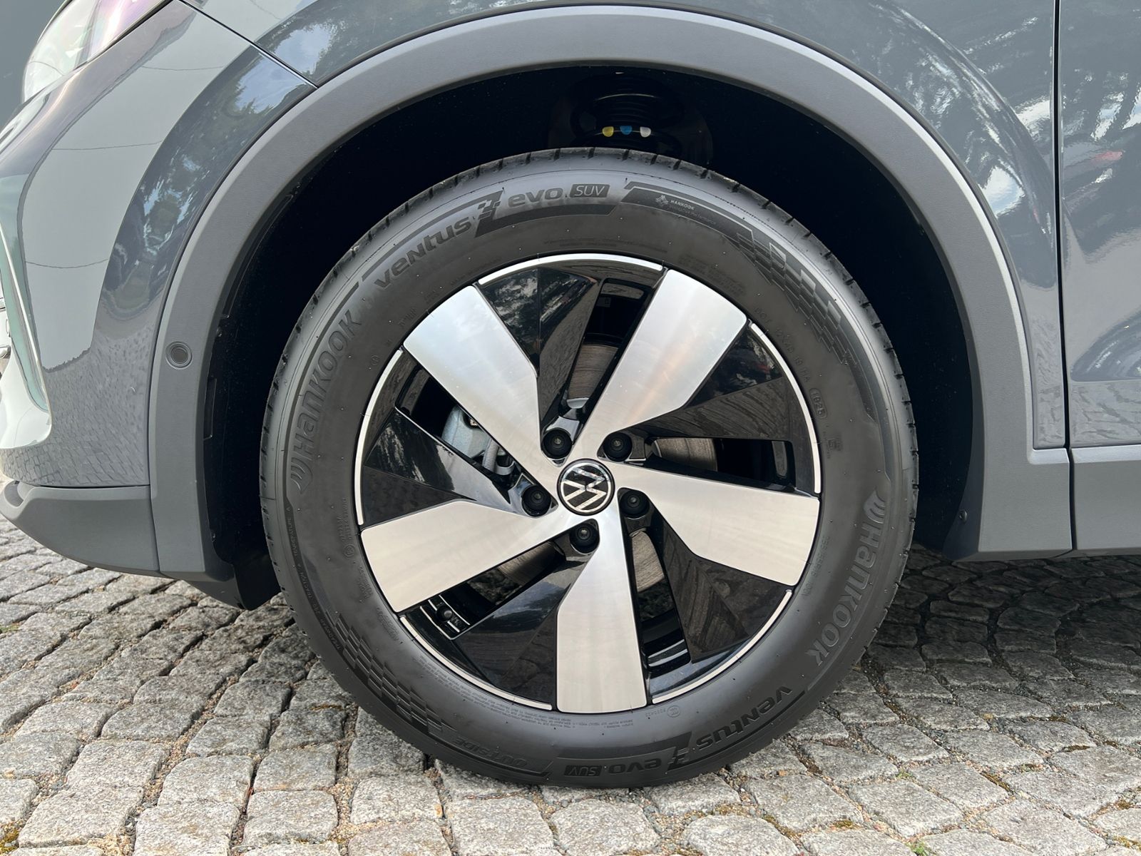 Fahrzeugabbildung Volkswagen Tiguan Elegance 1.5 eTSI DSG *AHK, IQ.Light, 18'