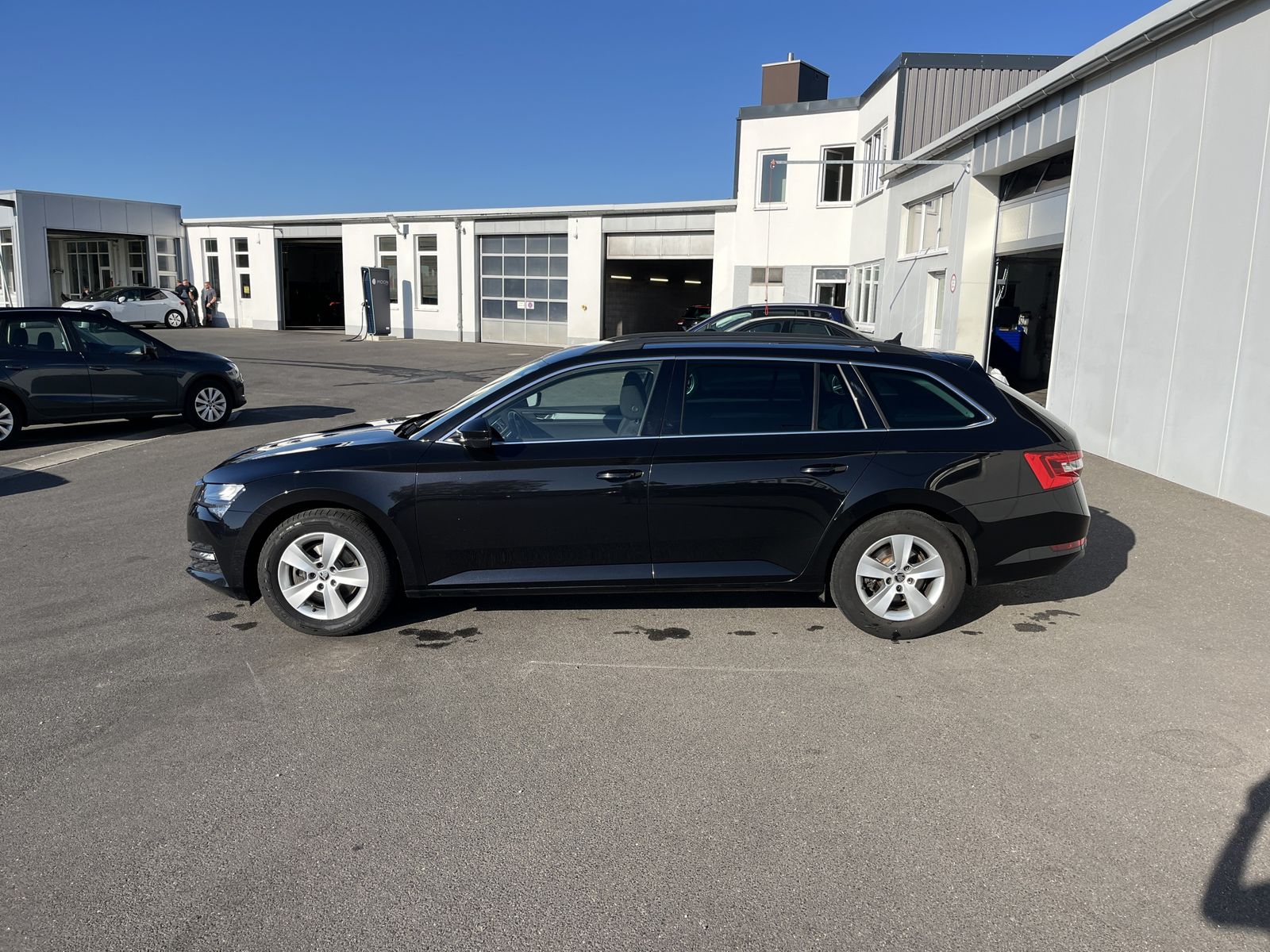 Skoda Superb Combi 2.0 TDI DSG Ambition 97€ m.20% Anz. imagem 3
