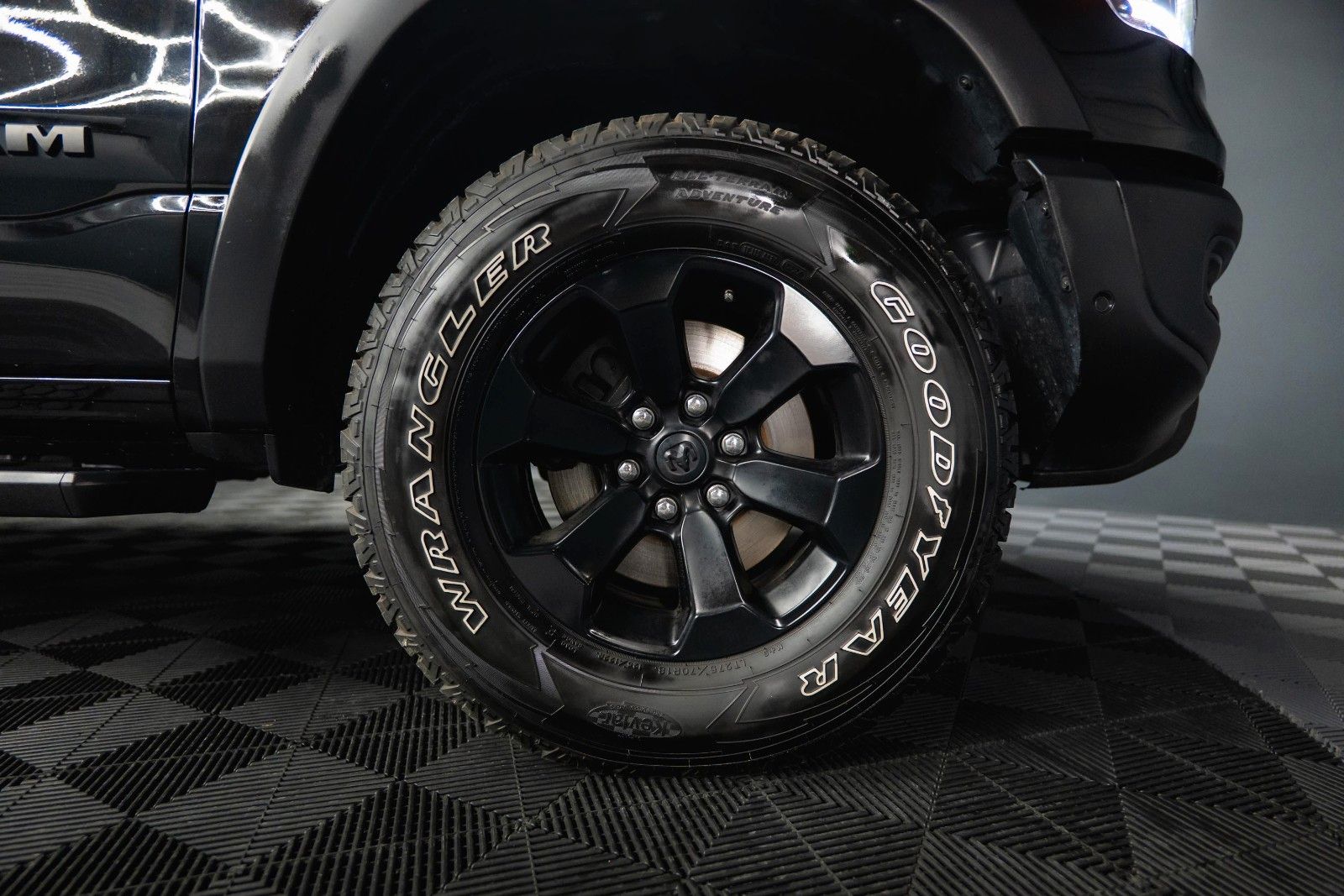 Fahrzeugabbildung Dodge RAM 5.7 V8 HEMI 4x4 REBEL OFFROAD Night AxleLock