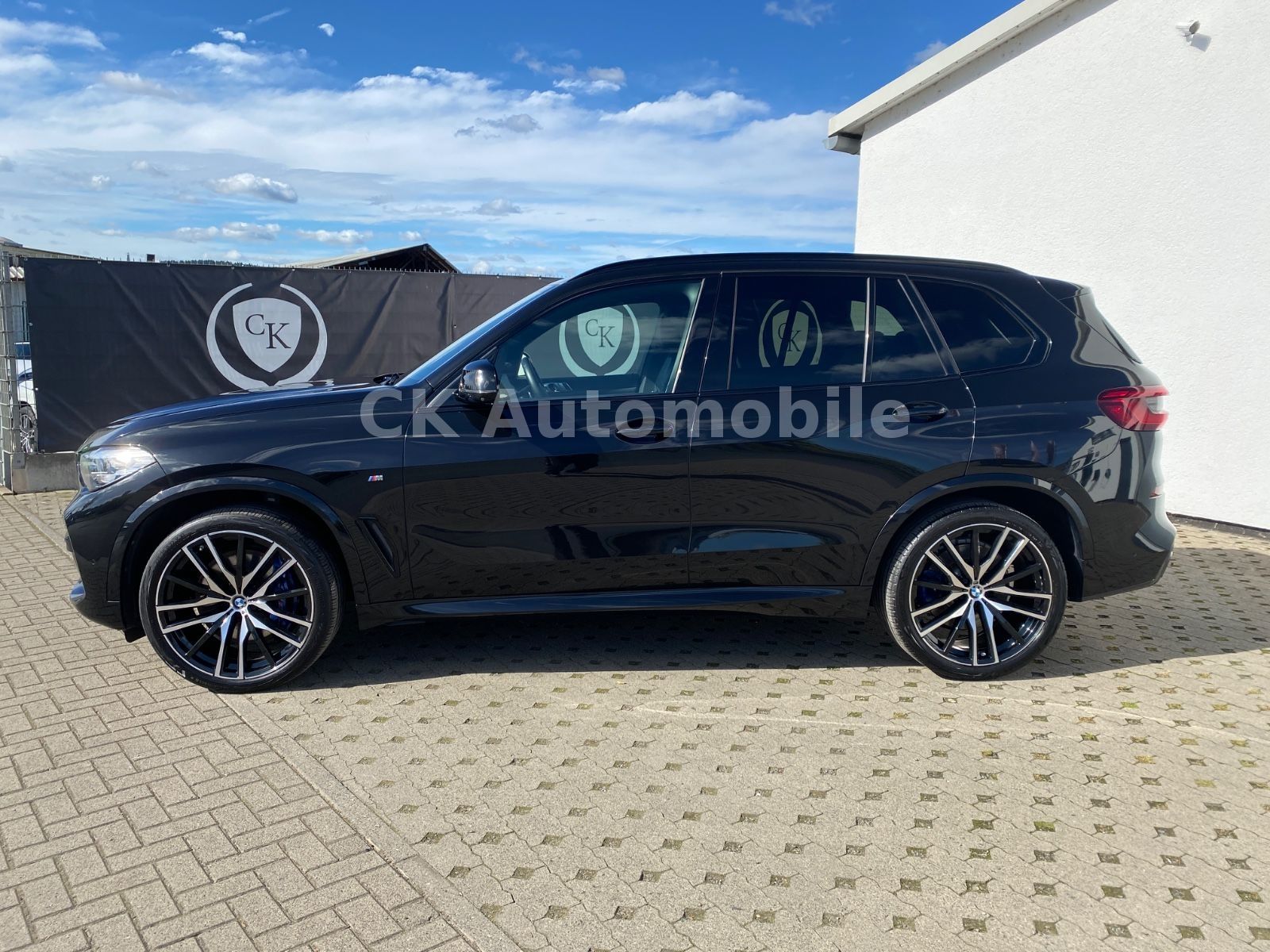 Fahrzeugabbildung BMW X5 xDrive 30d MSport/22Zoll/HeadUp/Pano/360°/LED