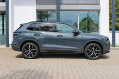 VW Tiguan 2.0 TDI/ IQ.DRIVE/ H&K/ MATRIX/ DISCOVER VW Tiguan 2.0 TDI/ IQ.DRIVE/ H&K/ MATRIX/ DISCOVER