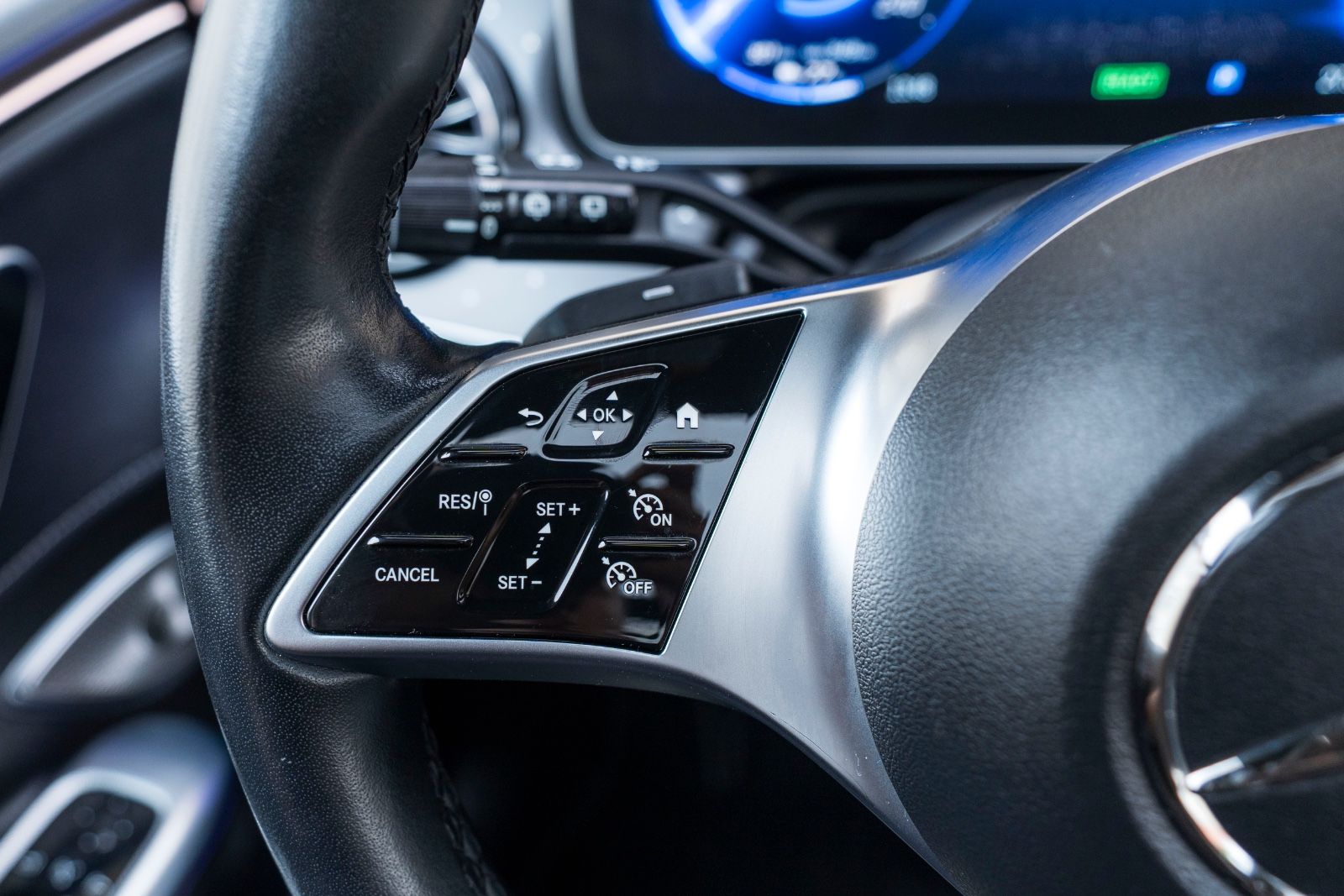 Fahrzeugabbildung Mercedes-Benz EQE 350 4Matic BURMESTER PANO MASSAGE 360° ACC