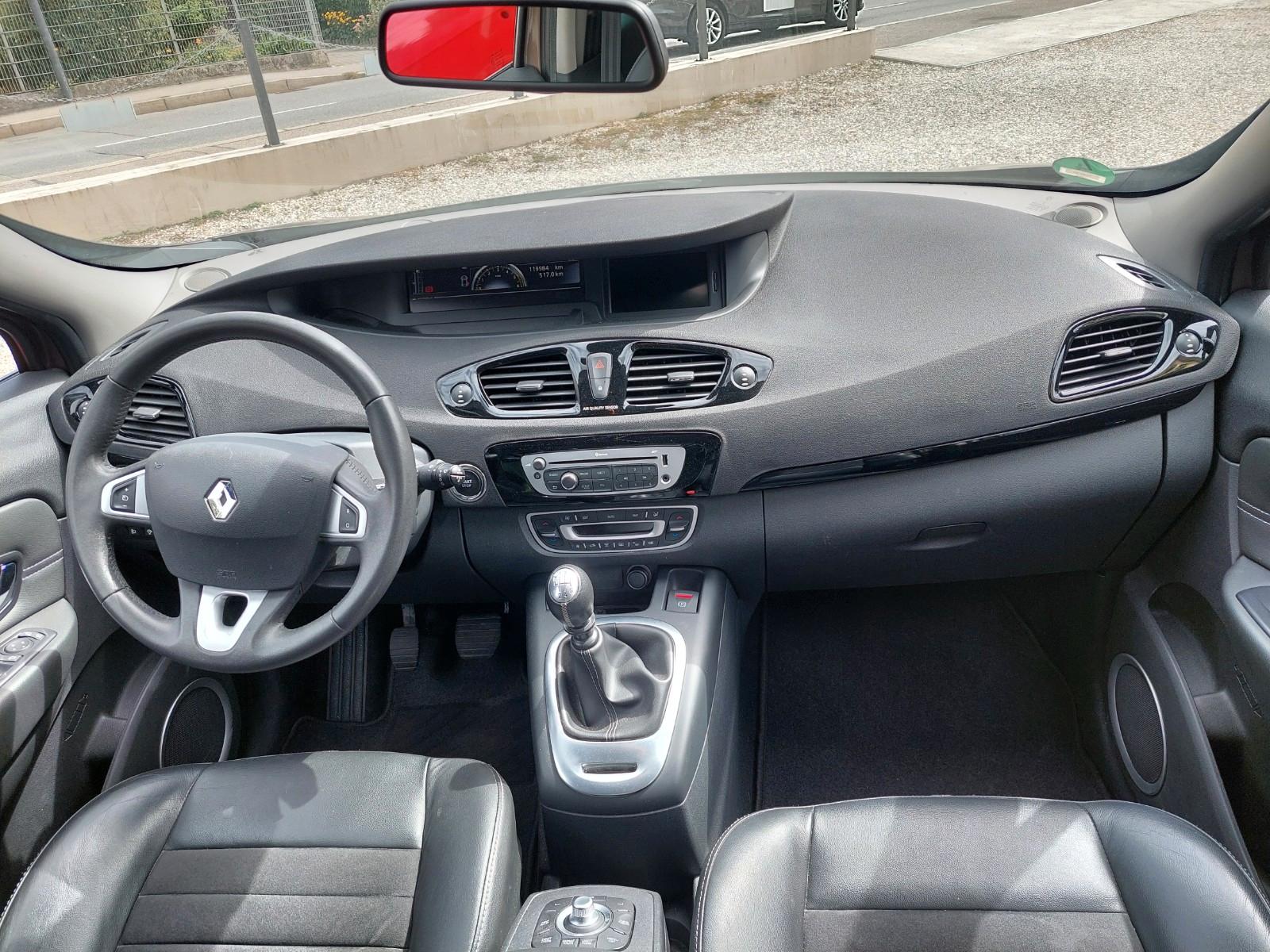 Renault Scenic 2012 — photo 11