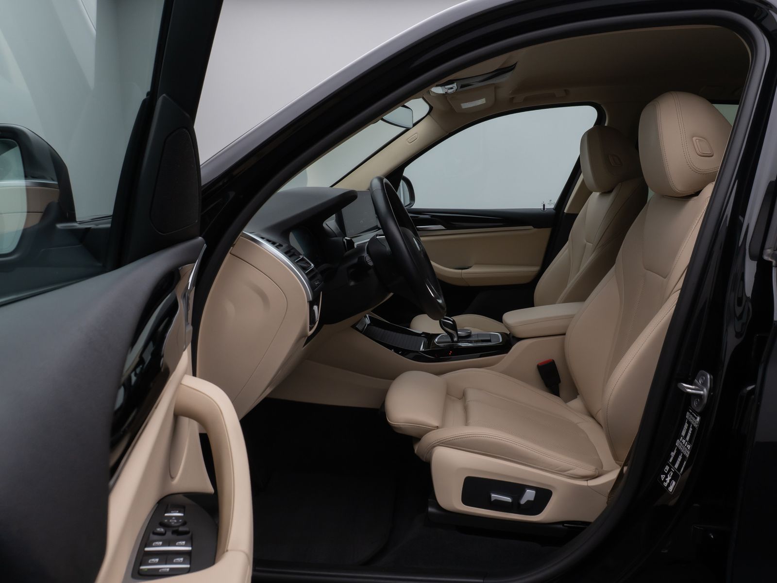 Fahrzeugabbildung BMW X3 xD20d  Kamera DAB HiFi Lnkrhzg Komfort Sport