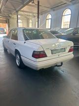 Mercedes-Benz E200 D Lim Automatik*H-Zulassung*TÜV&Service NEU - Mercedes-Benz 200 aus 1993