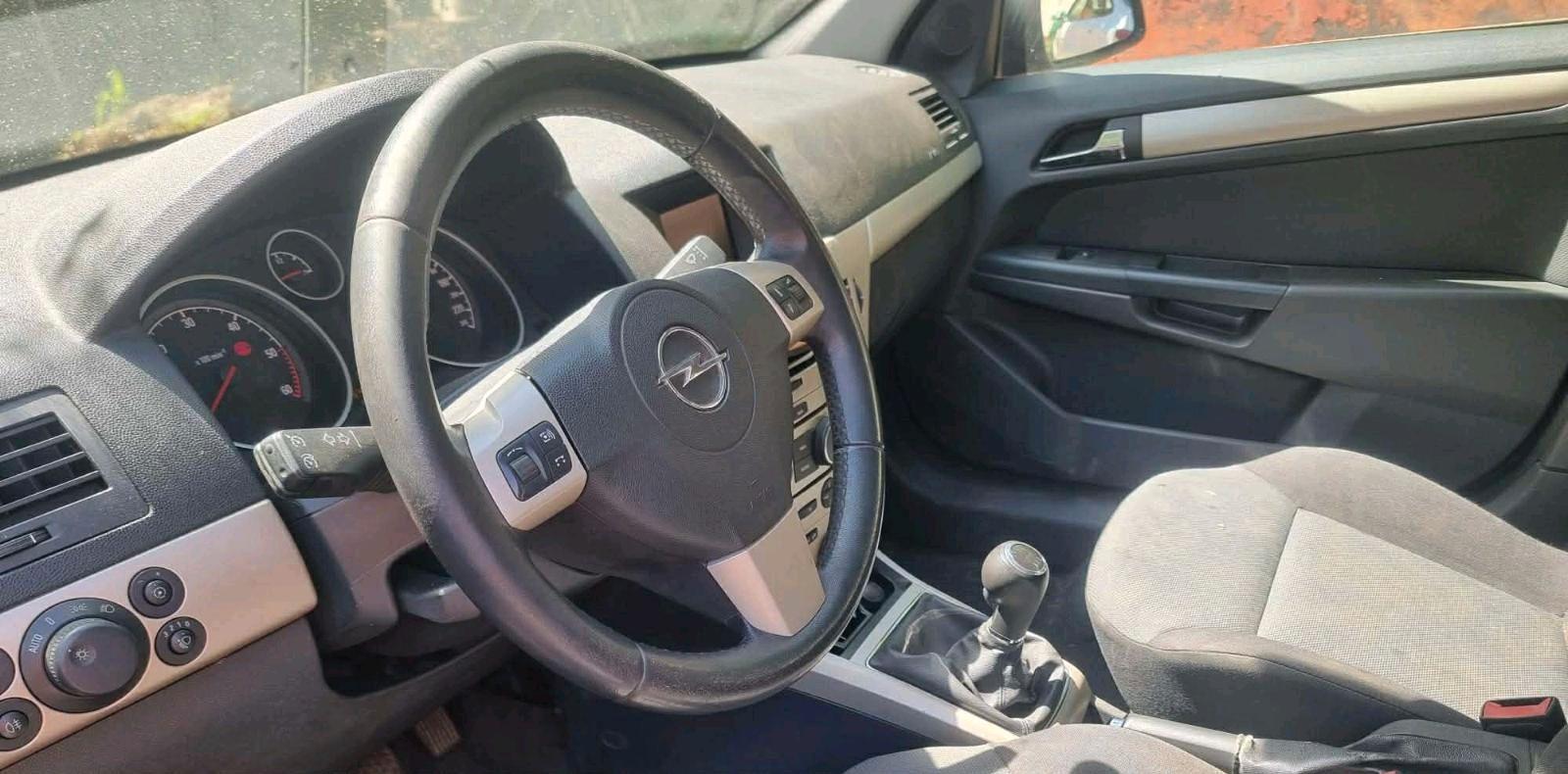 Opel Astra 2007 — photo 10