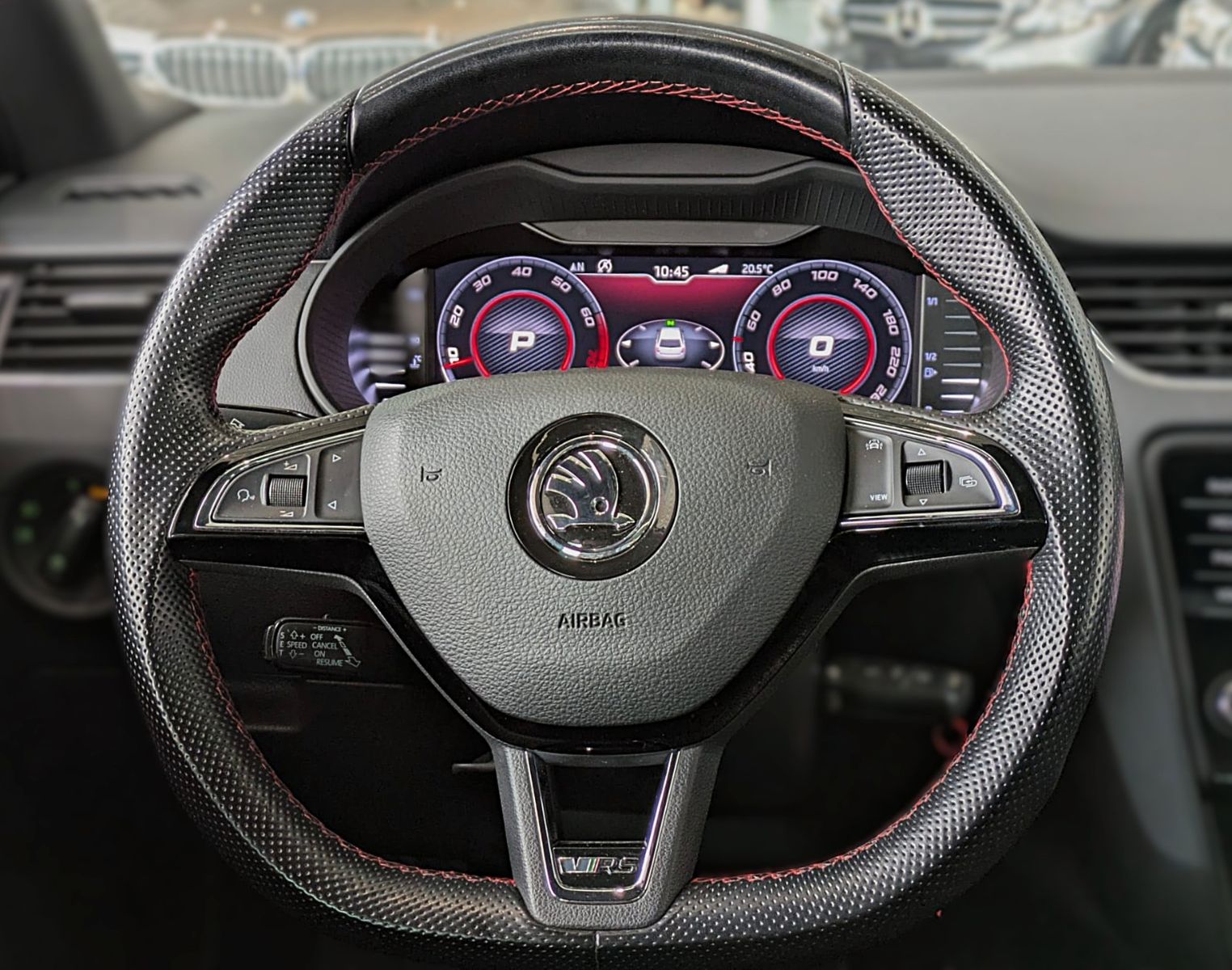 Fahrzeugabbildung SKODA Octavia RS DSG PANO ACC LED VIRTUAL CAM CARPLAY