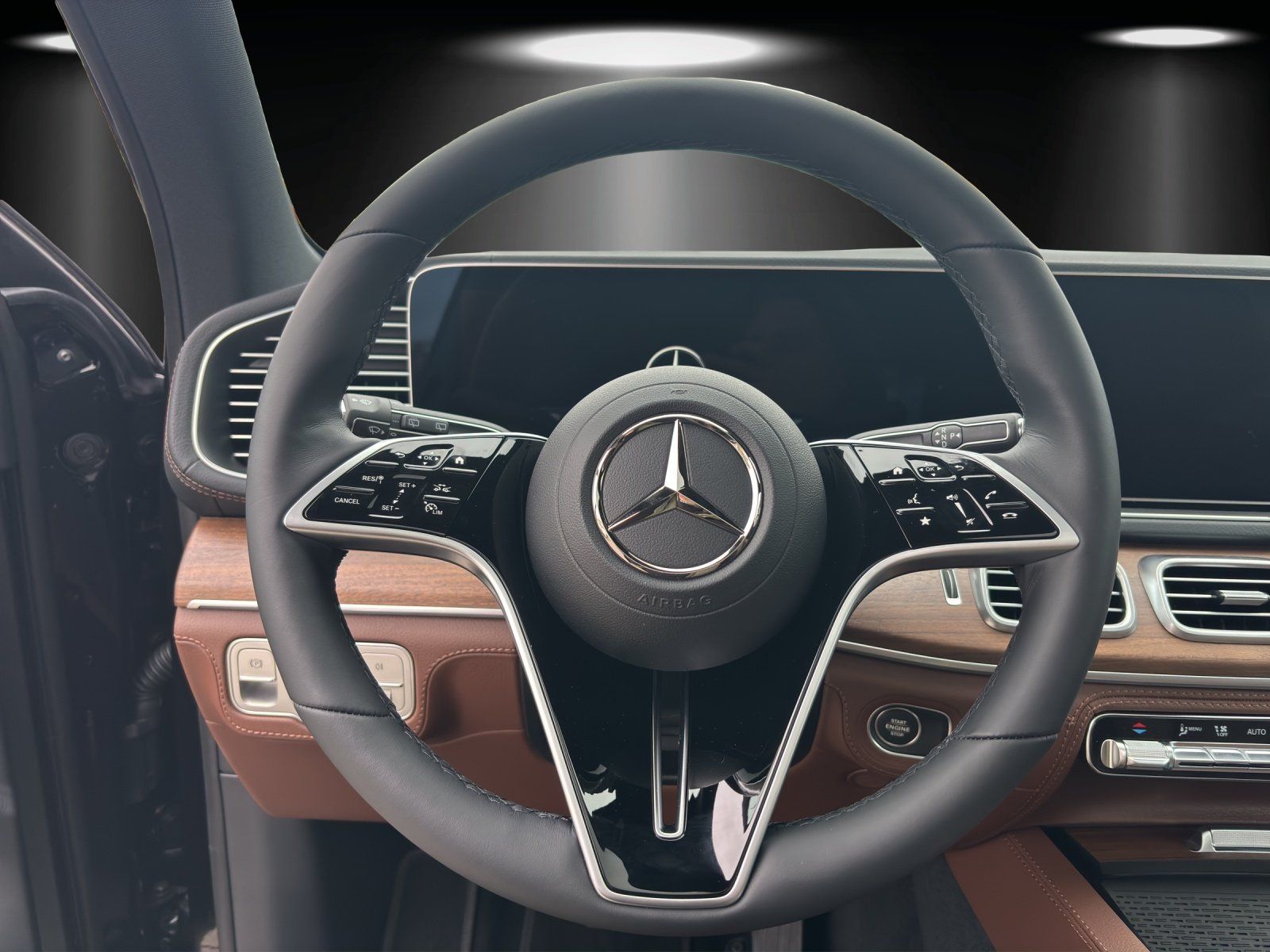 Fahrzeugabbildung Mercedes-Benz GLE 350 de 4M AMG AIRMATIC HEAD-UP PANO AHK 360°