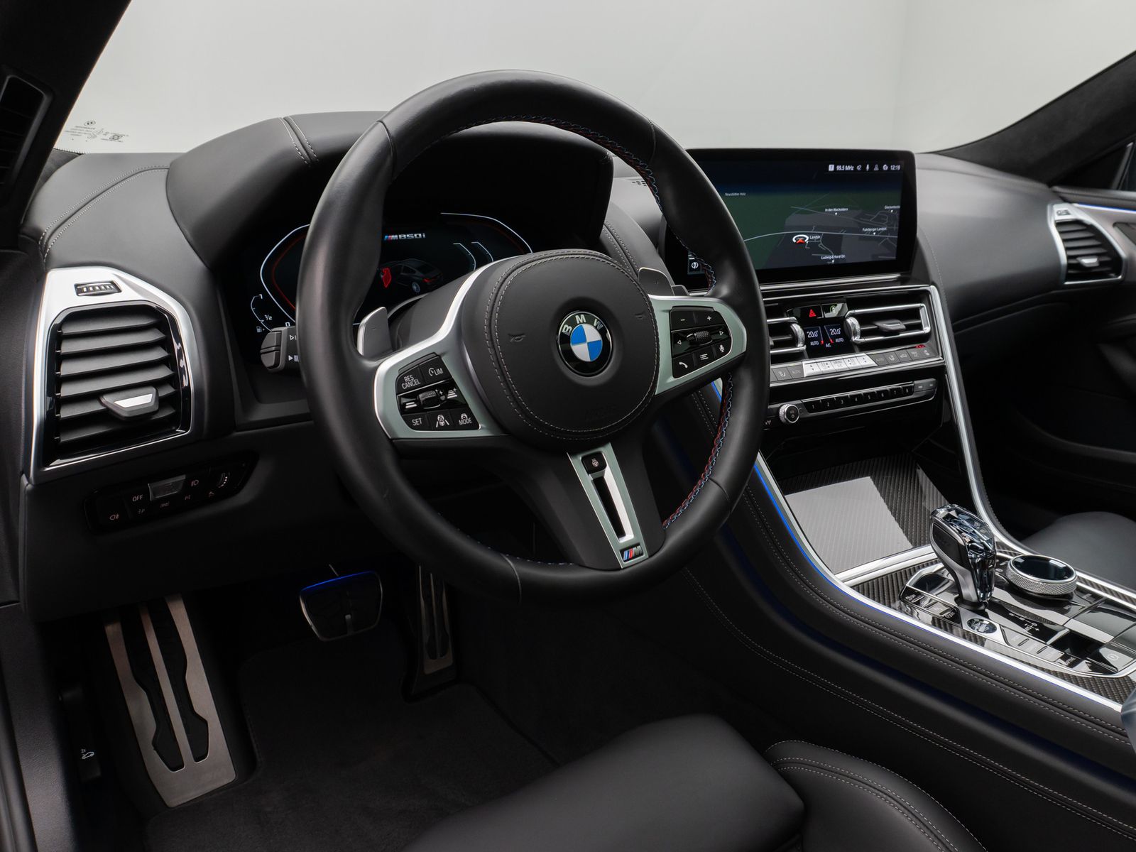 Fahrzeugabbildung BMW M850i xD GC 360° Laser SoftCl DAB Individual 20"