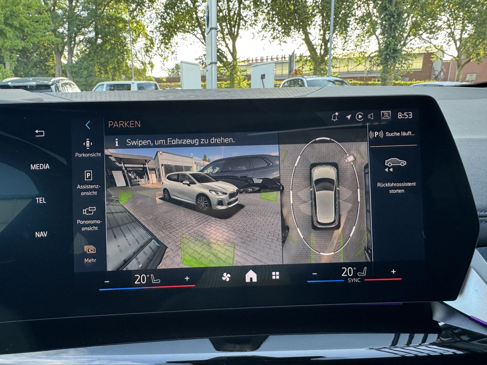 BMW 223 Active Tourer - Bild 12