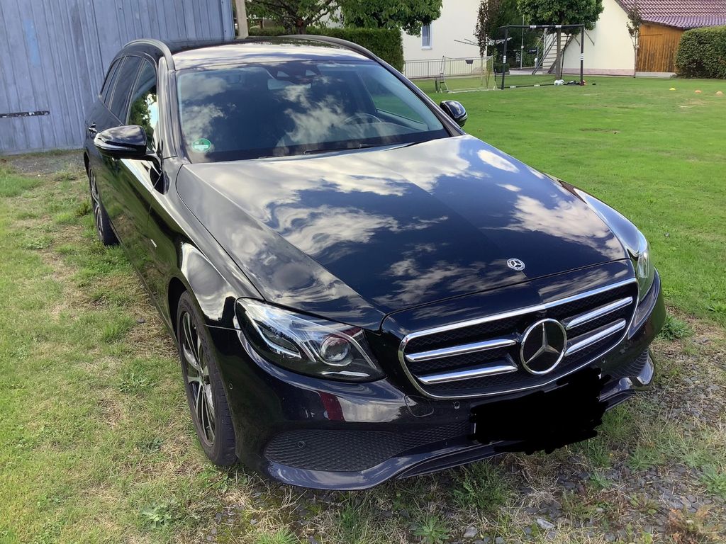 Image of Mercedes-Benz E 300