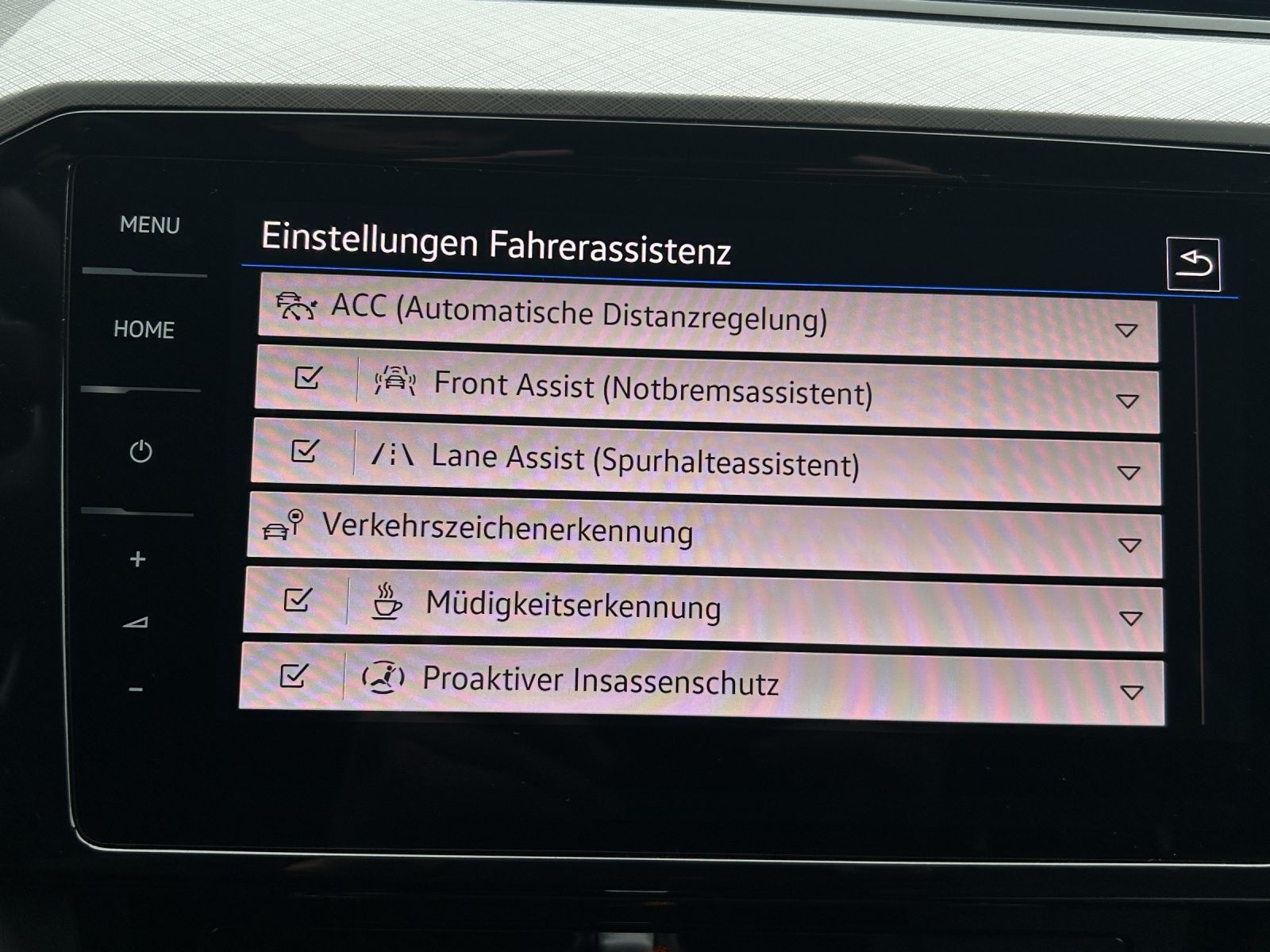 Fahrzeugabbildung Volkswagen Passat Variant TSI Business DSG LED Navi AID ACC