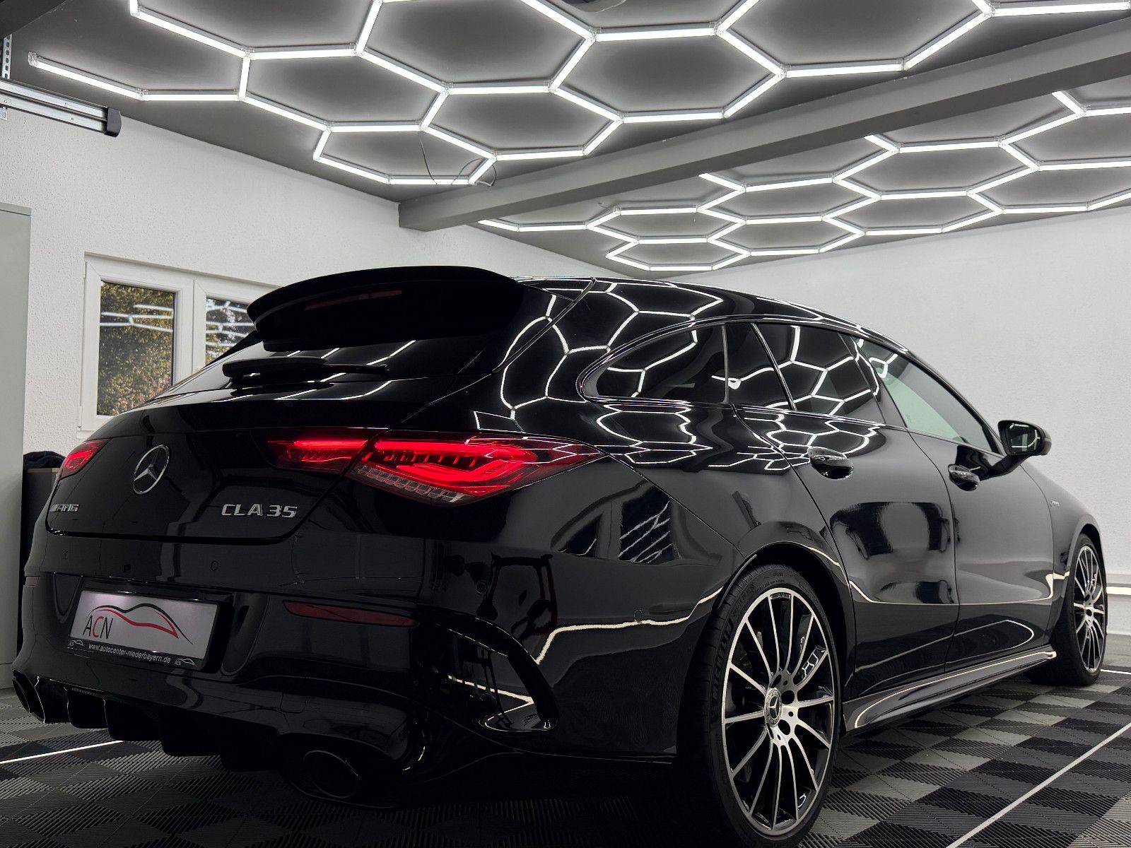 Fahrzeugabbildung Mercedes-Benz CLA 35 AMG SB 4-MATIC/BURMESTER/360*/DISTRONIC+