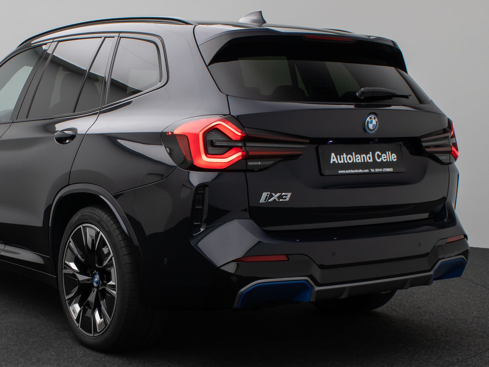 Fahrzeugabbildung BMW iX3 Impressive M Sport Panorama 360°HUD DAB H/K