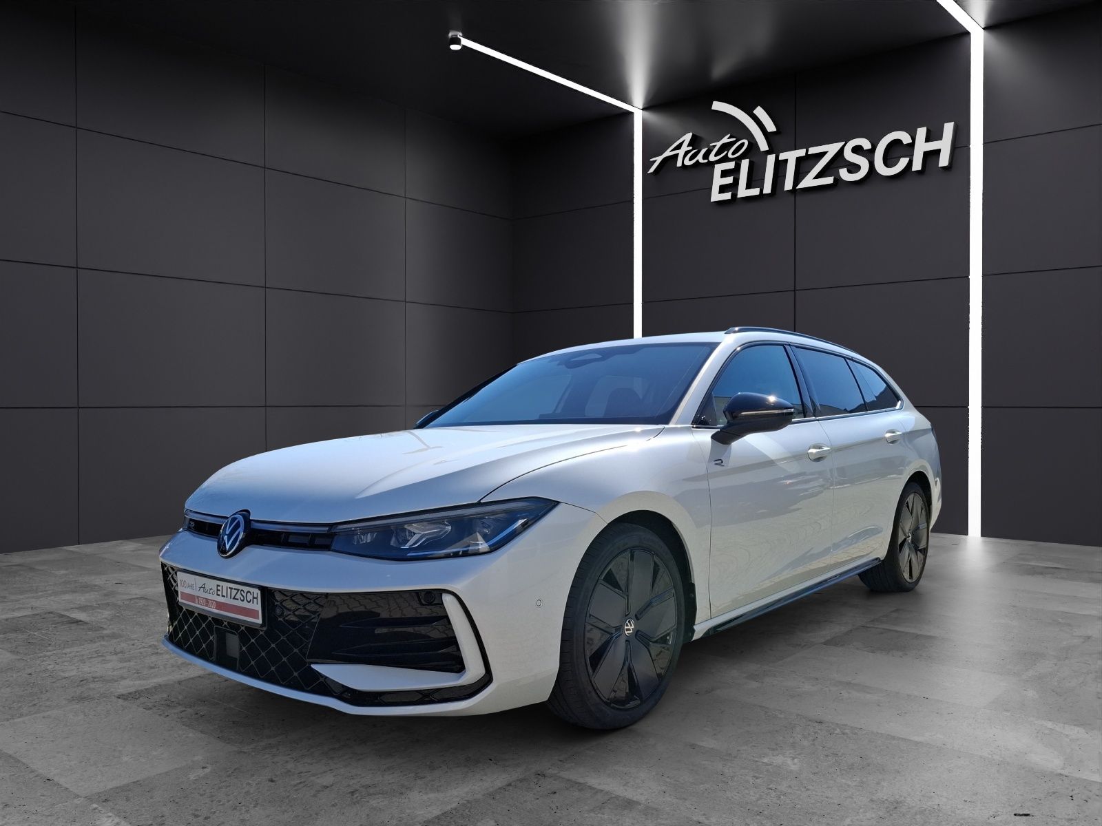 Fahrzeugabbildung Volkswagen Passat TDI R-line Pano STH IQ.Light AHK ACC