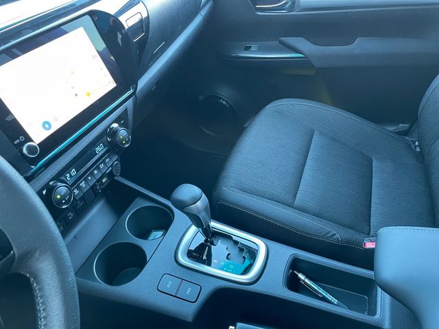 Toyota Hilux 2.4D 4x4 Double Cab Comfort *AHK*2xPDC*NAV