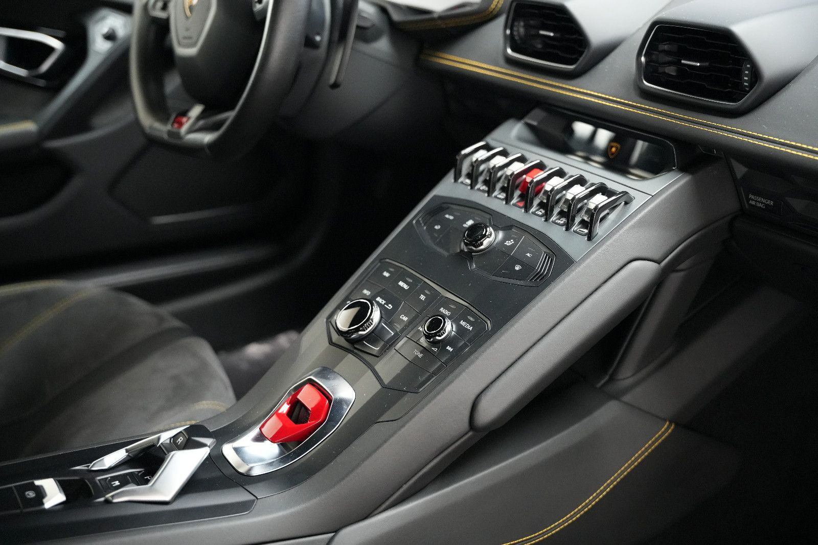 Fahrzeugabbildung Lamborghini Huracan Huracán /LIFT/KAMERA/CARBON/SCHALENSITZ/
