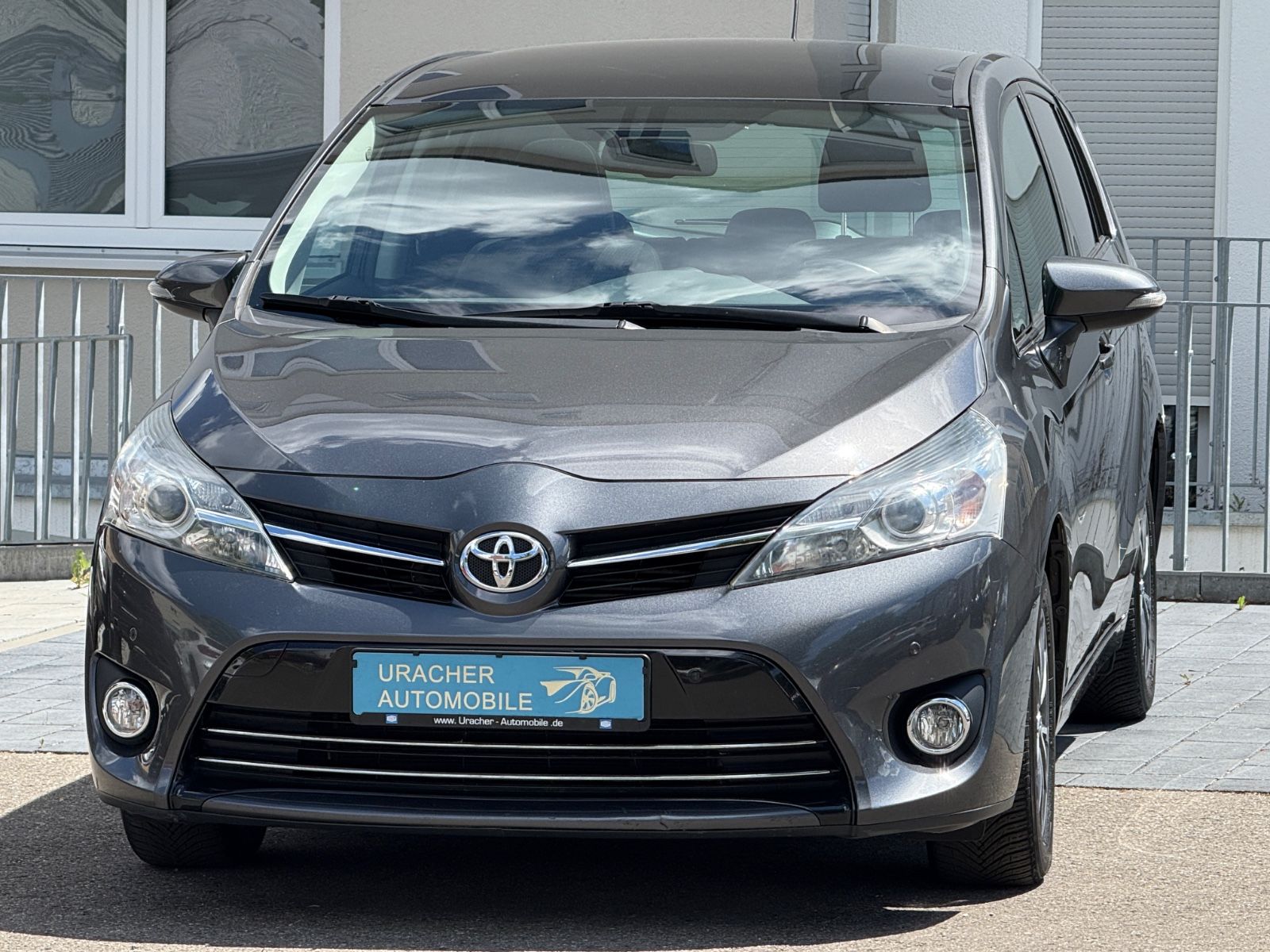 TOYOTA Verso