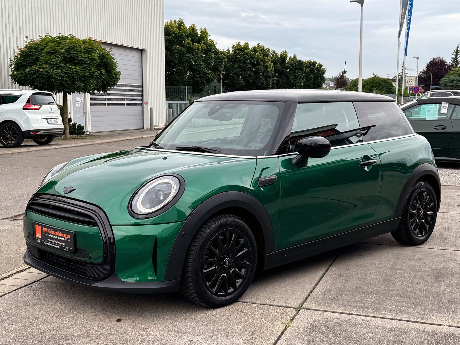 Fahrzeugabbildung MINI COOPER 3-trg. Classic-Trim LED KAM PDC CarPlay