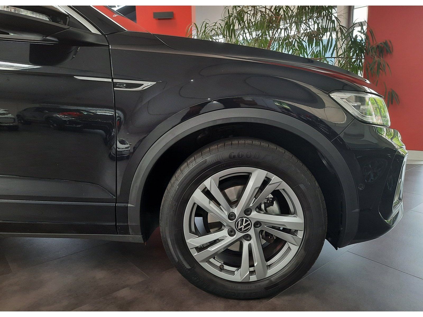 Fahrzeugabbildung Volkswagen T-Roc R-Line TSI DSG *AHK*Cam*Navi*LED*PDC*ACC*