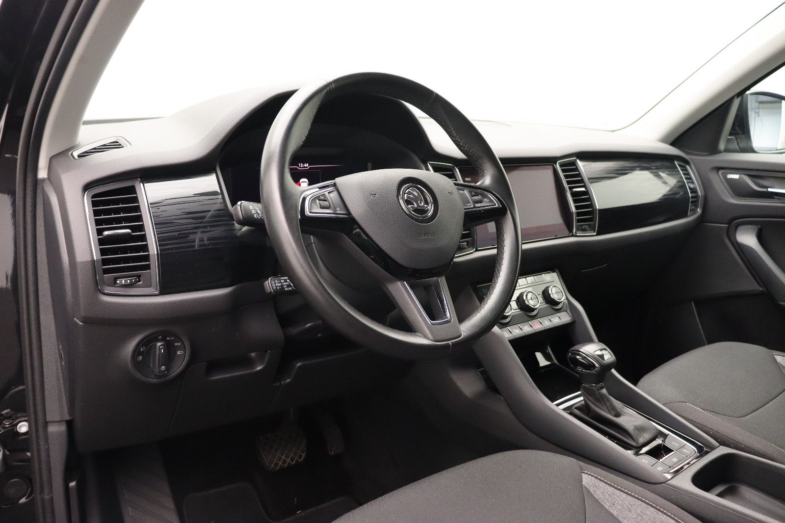 Fahrzeugabbildung SKODA Kodiaq Drive 125 4x4 DSG AHK Navi Standheizung