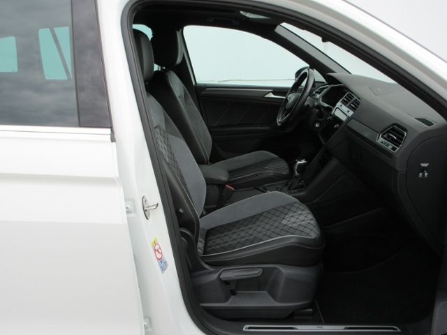 Tiguan 1.5 TSI DSG R-Line AHK/PANORAMA/MATRIX/AP
