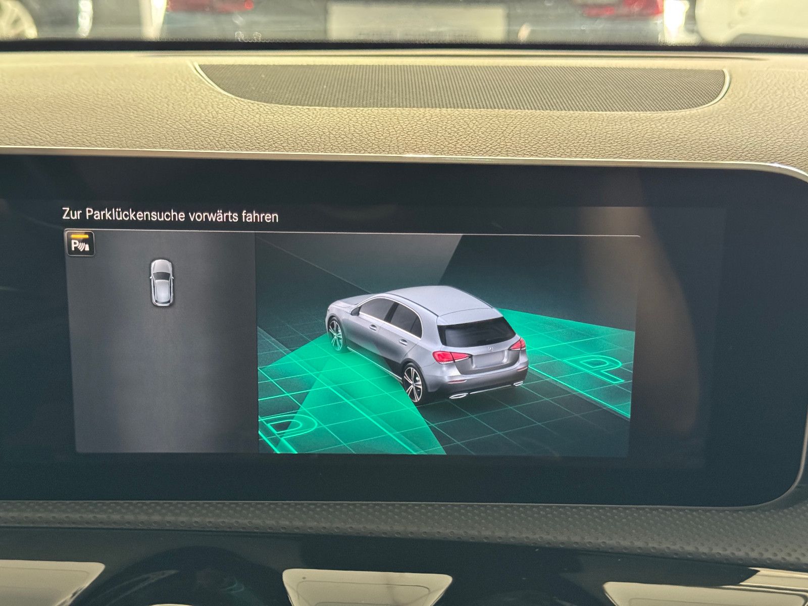 Fahrzeugabbildung Mercedes-Benz A 180 d PROGRESSIVE SPORTPAKET LED NAVI MBUX +