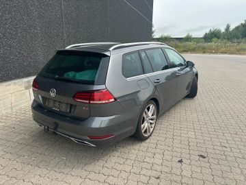 Volkswagen Golf - 4