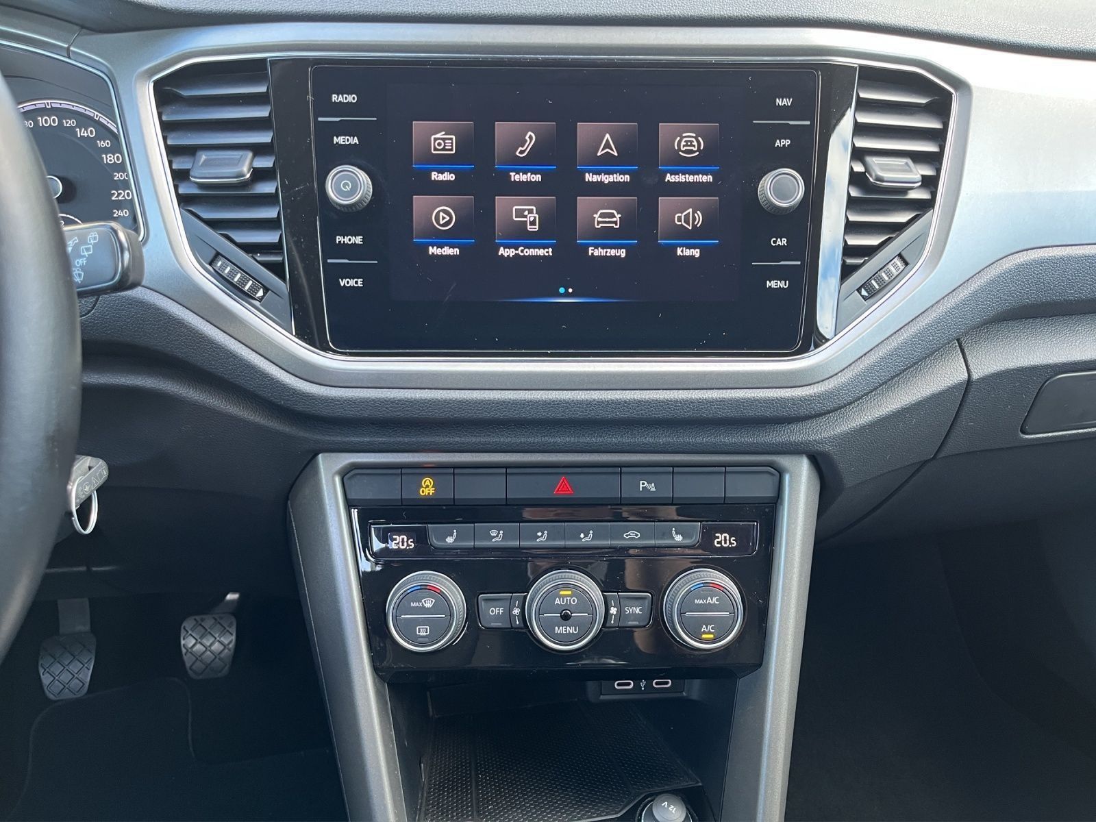 Volkswagen T-Roc - Bild 12