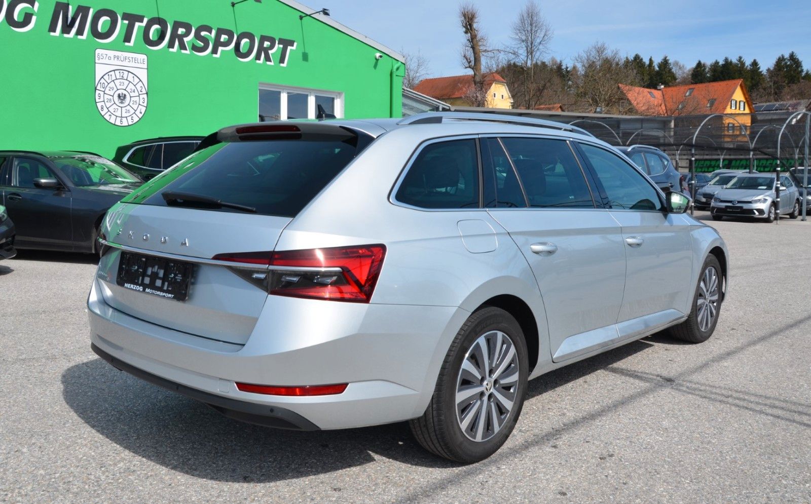 Skoda Superb Kombi 2,0 TDI Style DSG LED EXP:19.950.- imagem 3
