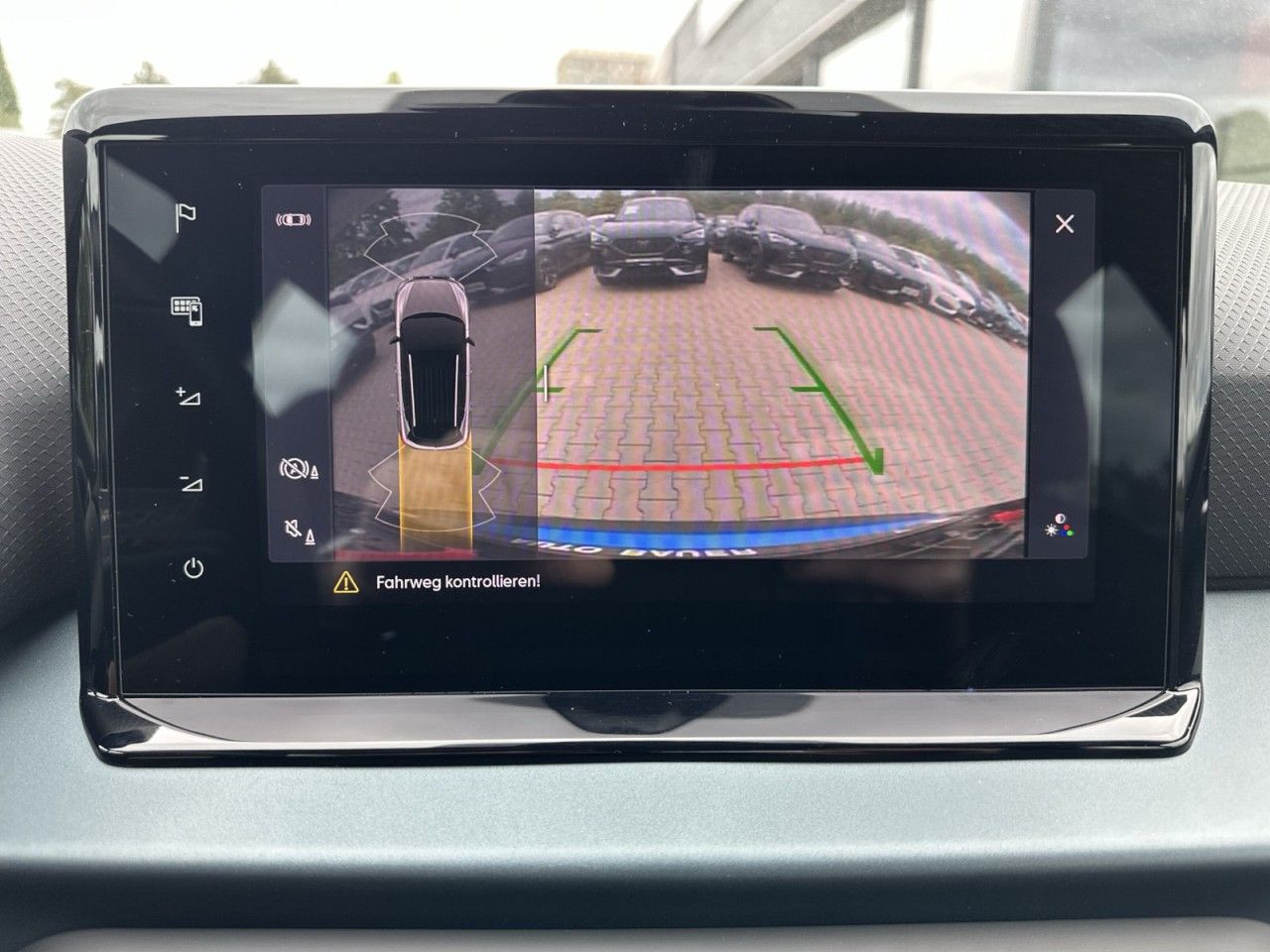 Fahrzeugabbildung SEAT Arona Xperience 1.0TSI 110 PS DSG-Navi*Cam* - mit KI generiert/bearbeitet