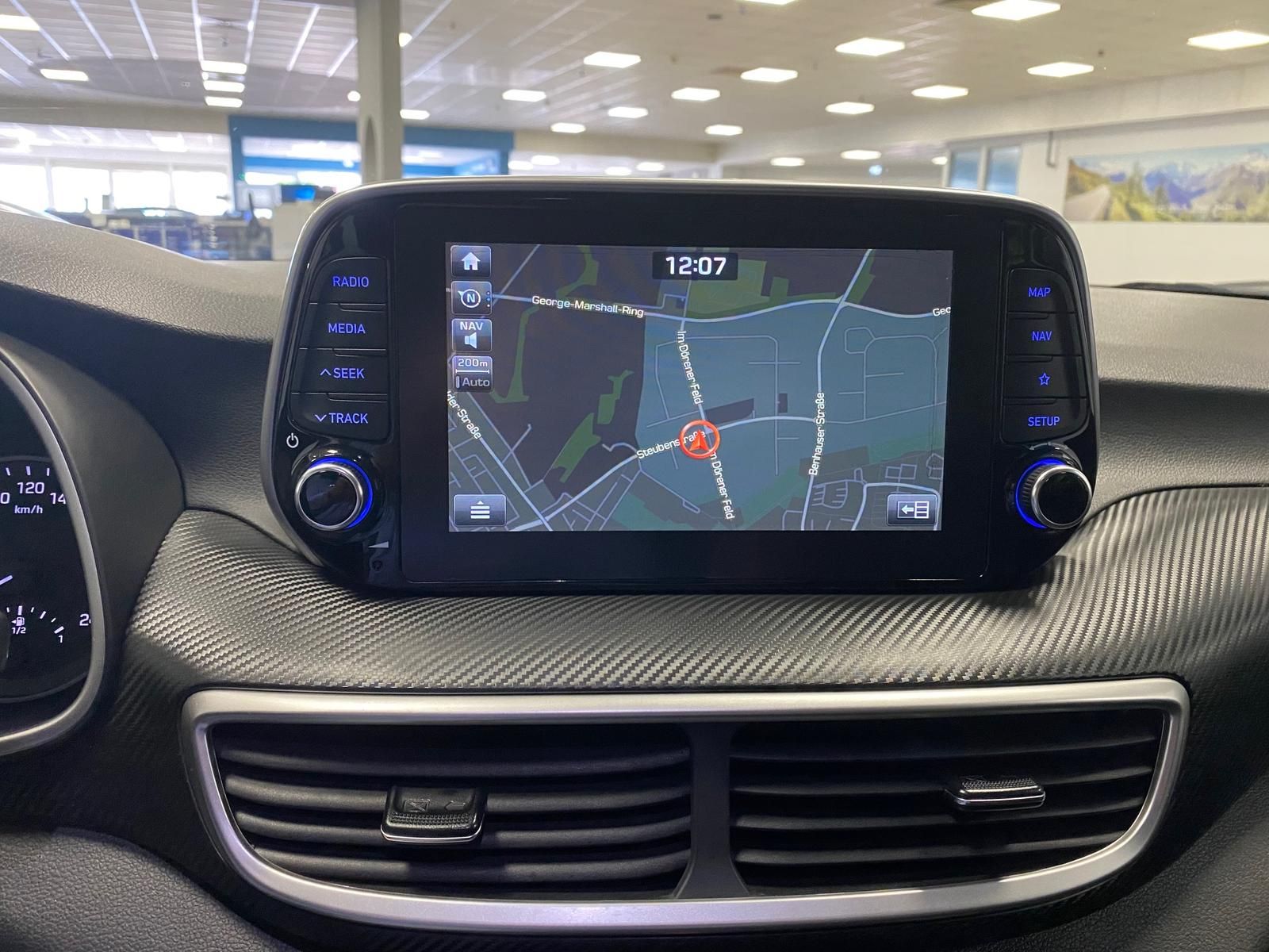 Fahrzeugabbildung Hyundai TUCSON 1.6+KAMERA+NAVI+ALLWETTER+PANORAMADACH