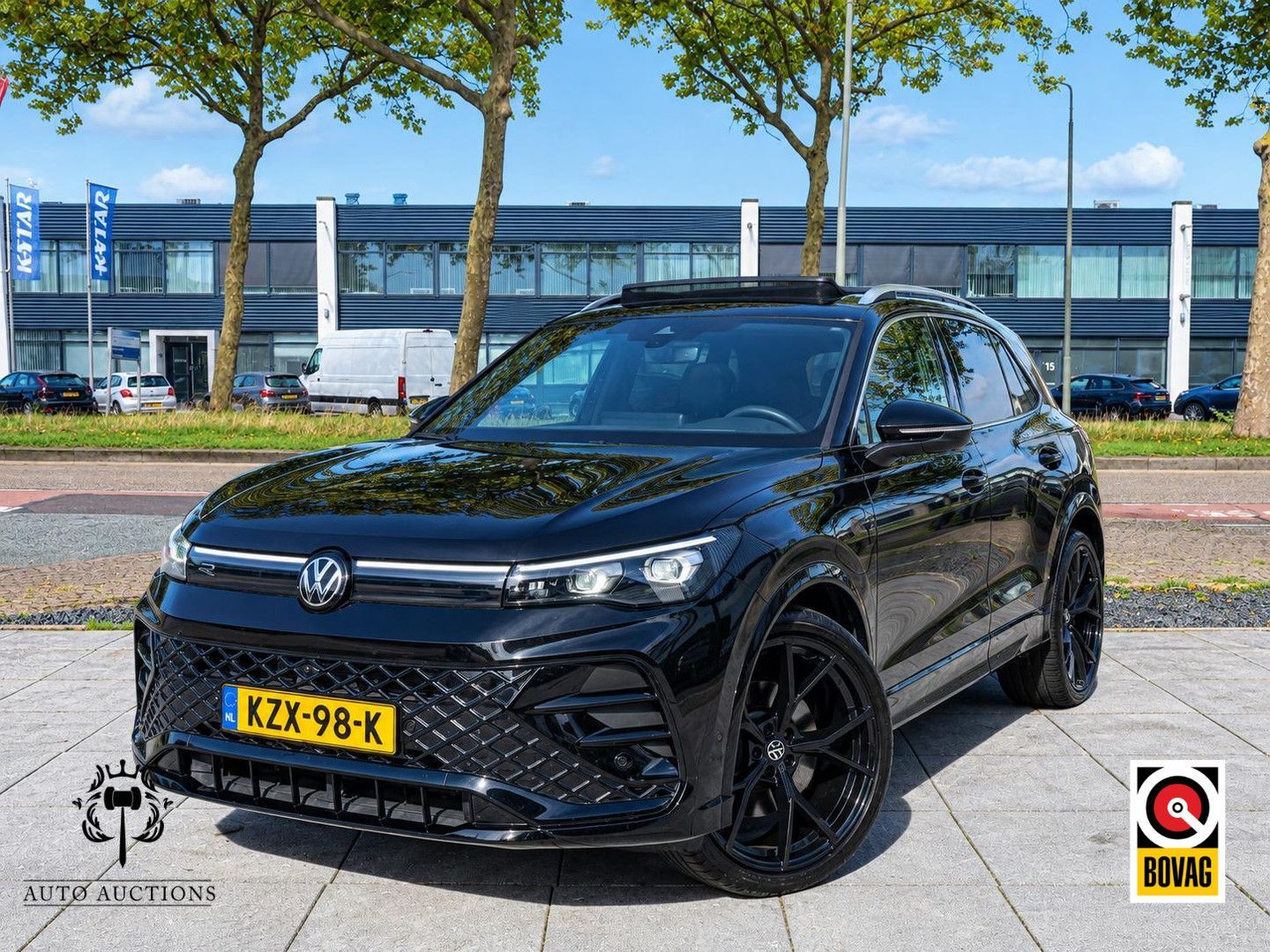 Volkswagen Tiguan 1.5 eHybrid R-Line voll-ausstattung | Pan