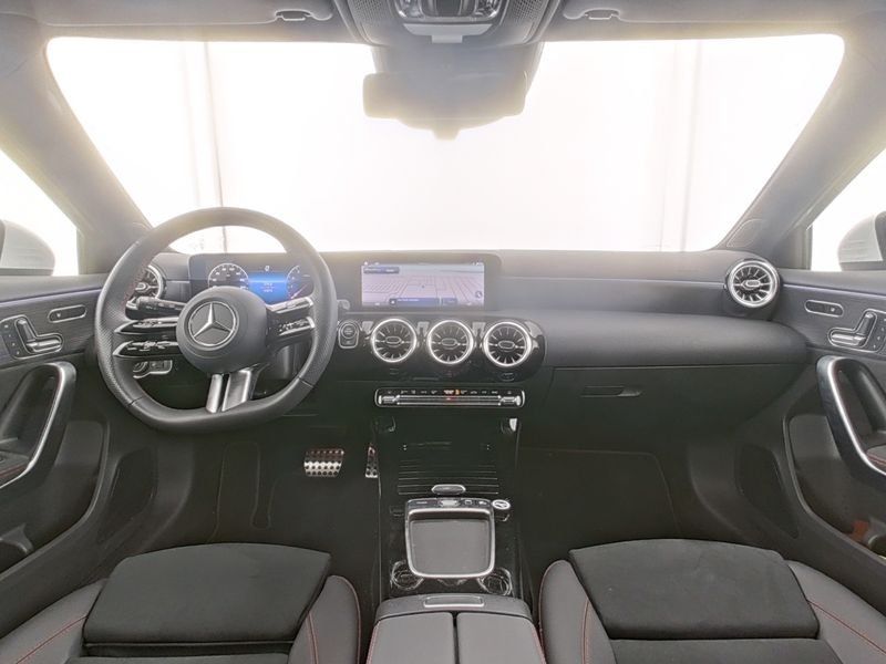 Fahrzeugabbildung Mercedes-Benz A 200 AMG*Pano*HUD*360°*MultiBeam*Memory*Totwin*