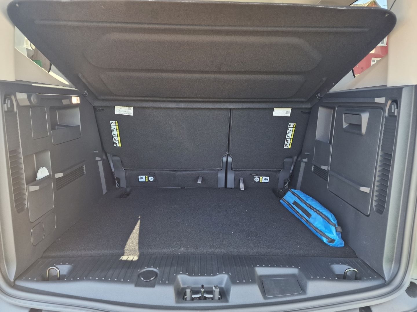 Fahrzeugabbildung Ford Tourneo Courier Titanium Klimaautom DAB SHZ Lenk