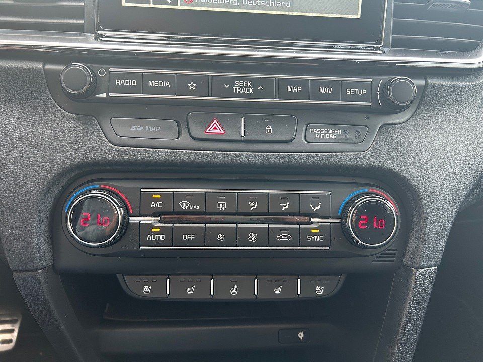 Fahrzeugabbildung Kia Ceed 1.4T 140PS A/T Platinum Edition Kleinwagen