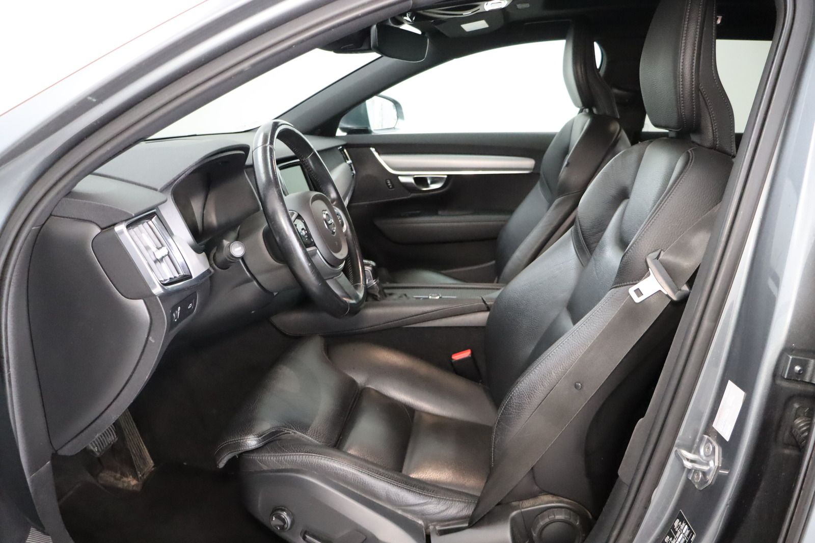 Fahrzeugabbildung Volvo V90 Kombi * HUD * Keyless * Limited Edition Mome