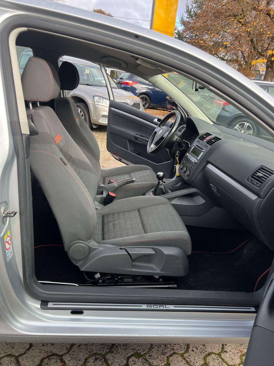 Fahrzeugabbildung Volkswagen Golf V Lim. 1.4 Goal