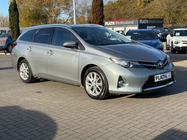 Toyota Auris  Touring Sports Life+