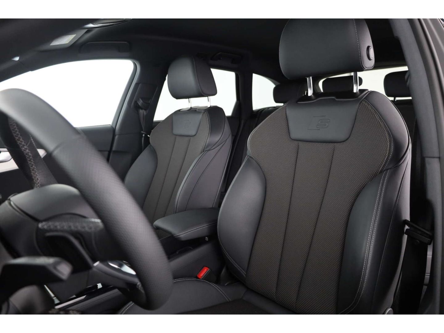 Audi A4 Avant 45 TFSI quattro S line competition plus foto 10