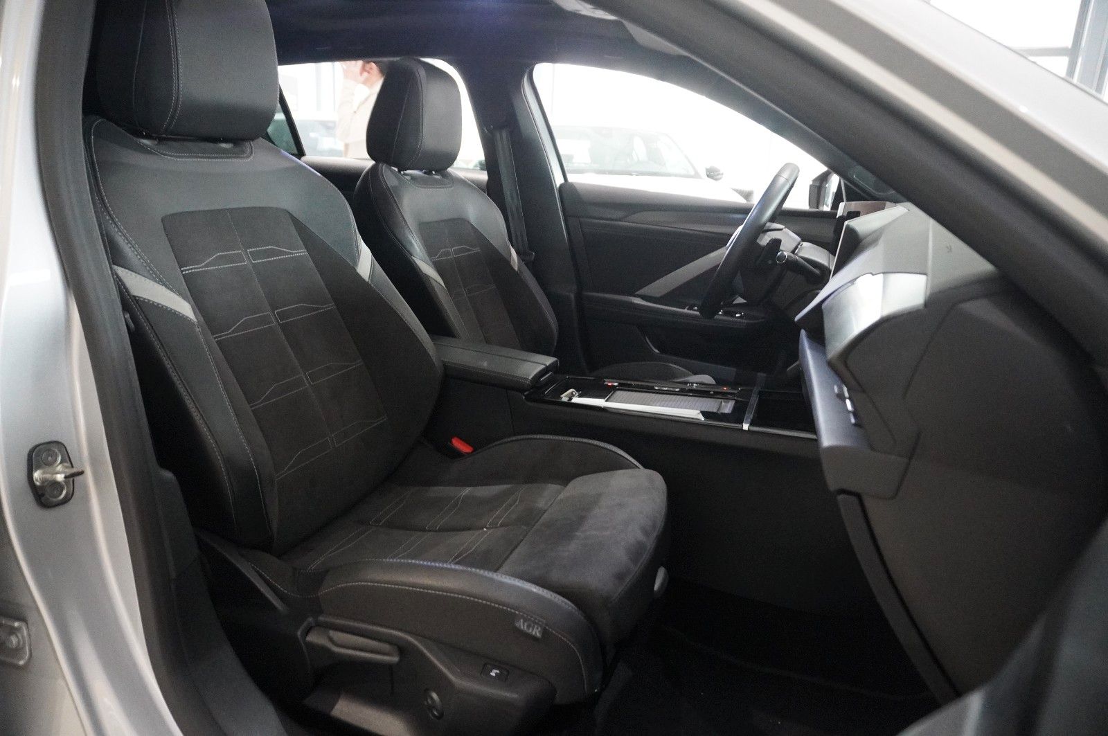 Fahrzeugabbildung Opel Astra L ST 1.5D ULTIMATE NAVI/LED/360°/PANO/DAB+