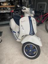Vespa 300 GTS Yacht Club  - VESPA GTS 300 YACHT CLUB