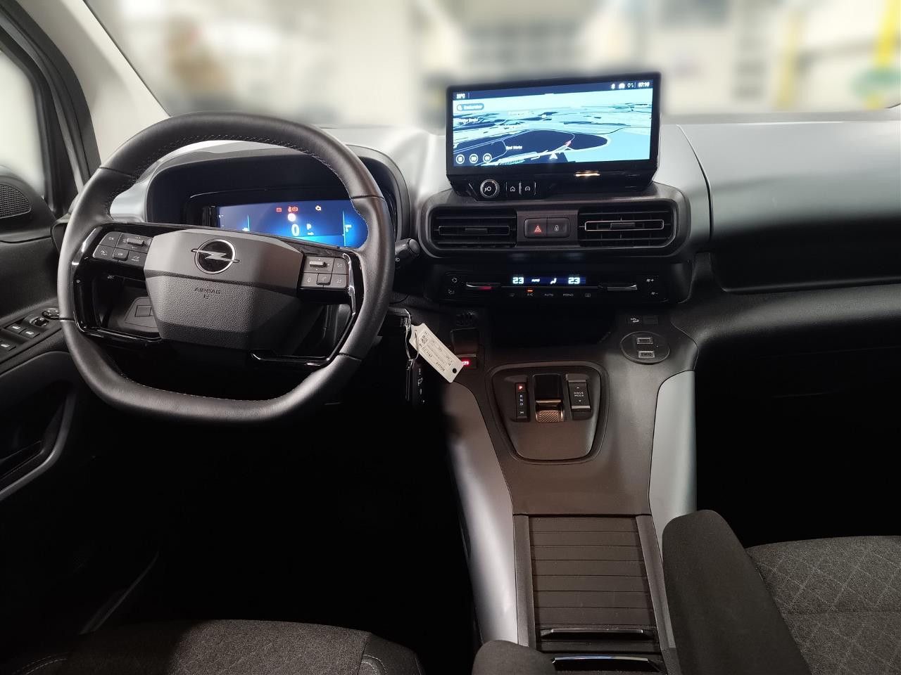 Fahrzeugabbildung Opel Combo Life E 1.5 Diesel Automatik